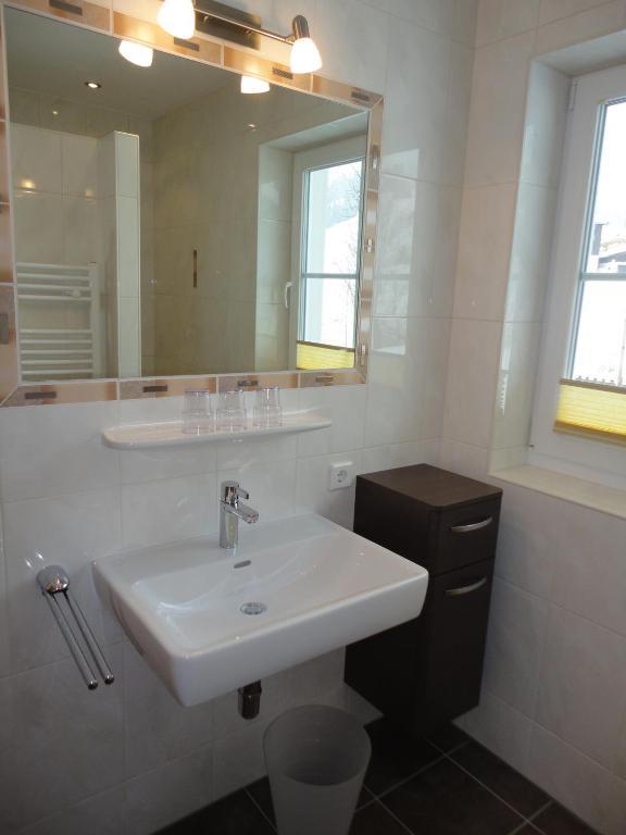 Gasthof Brentwirt Guest House Leogang Room photo